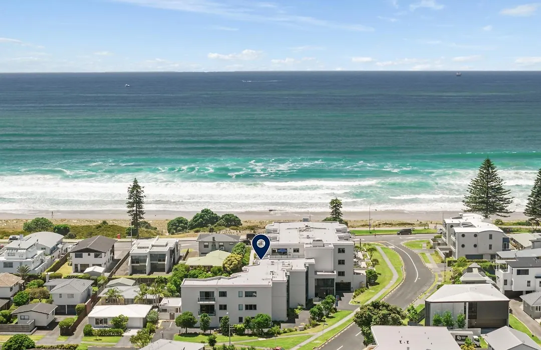 The Reef Beachfront Apartments-1