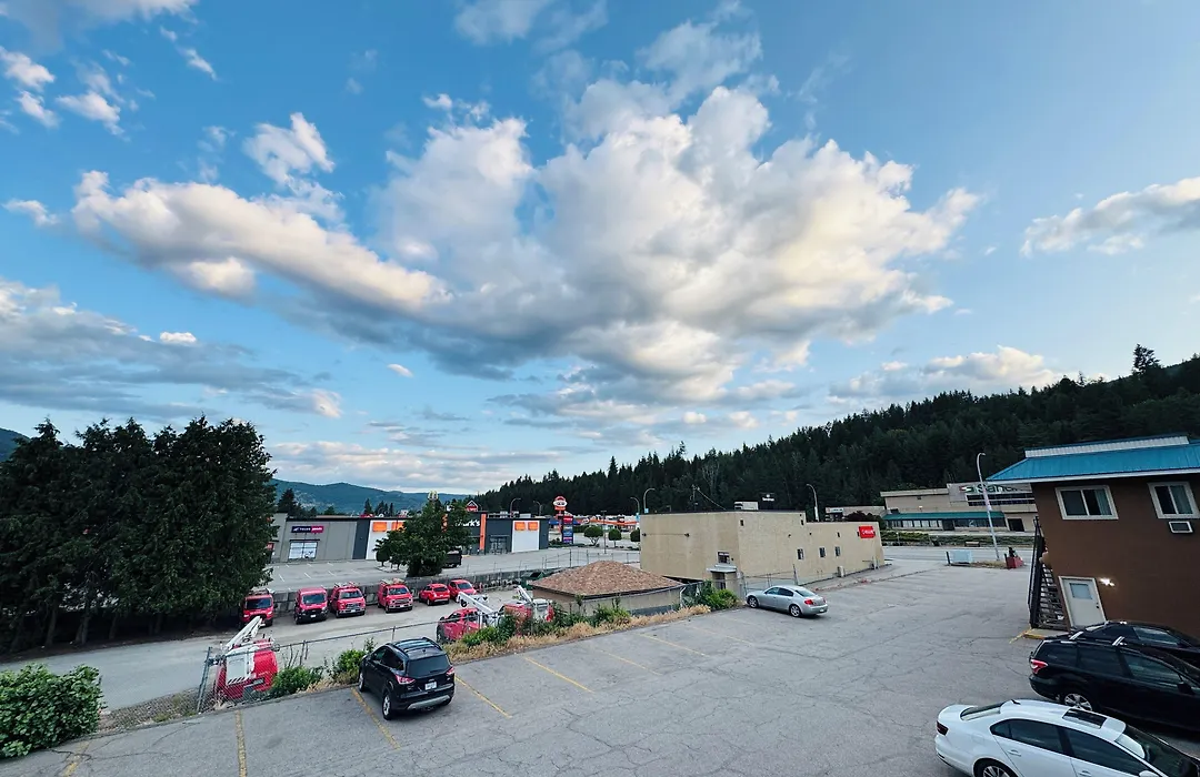 Canadas Best Value Inn & Suites-Castlegar-1
