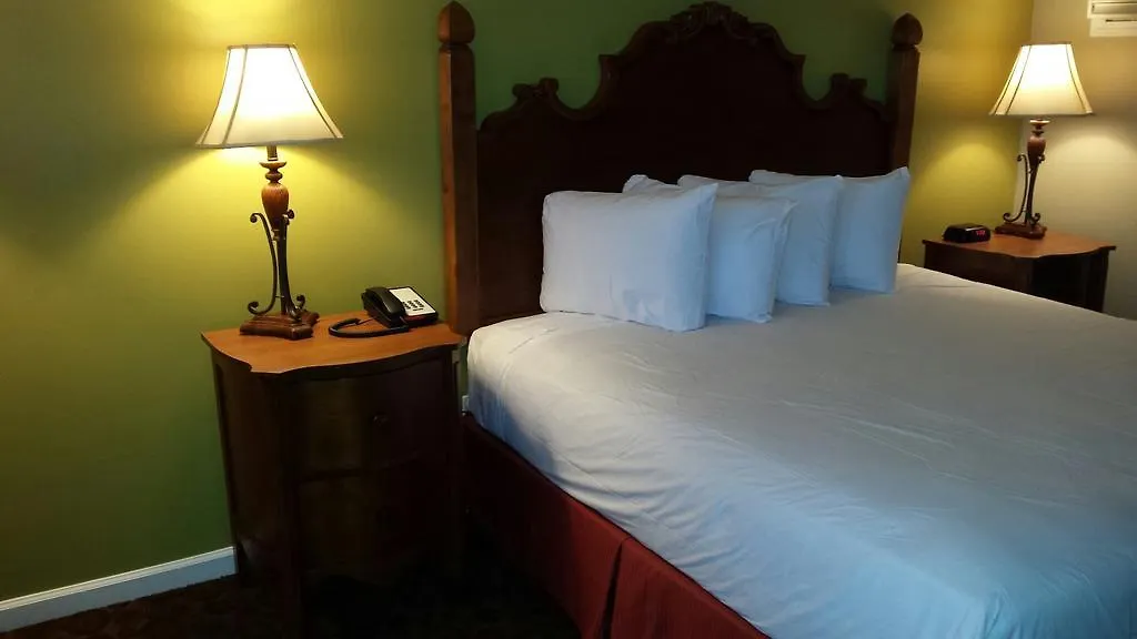 Kentucky Lake Inn-1