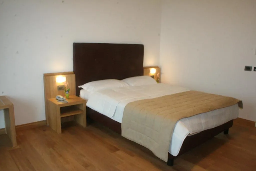Villa Eva Hotel-1