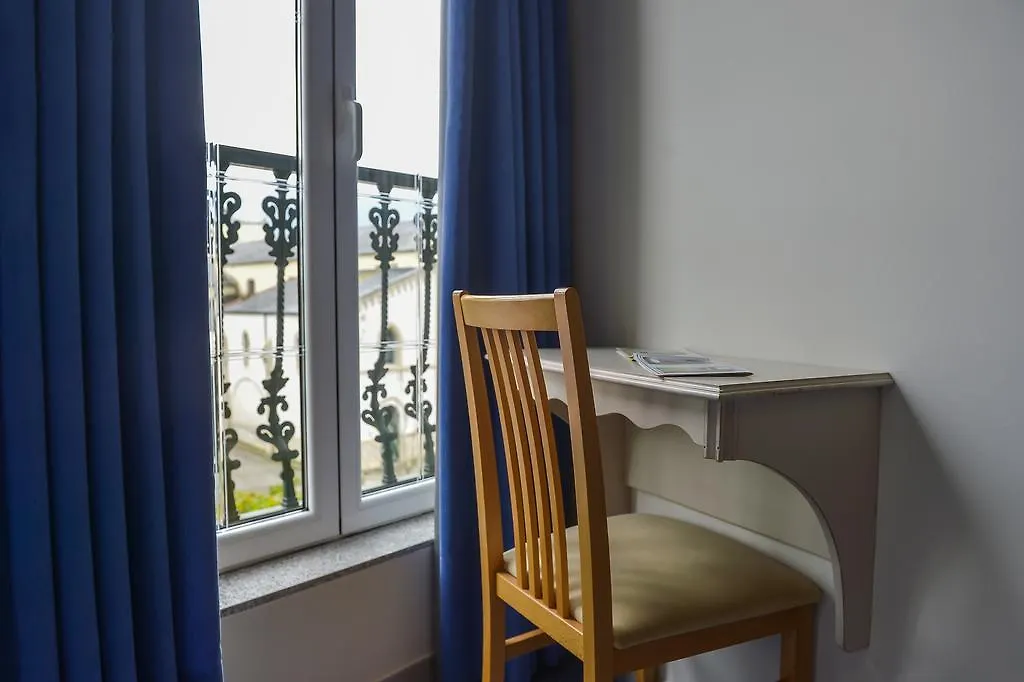 Hostal Linares-1