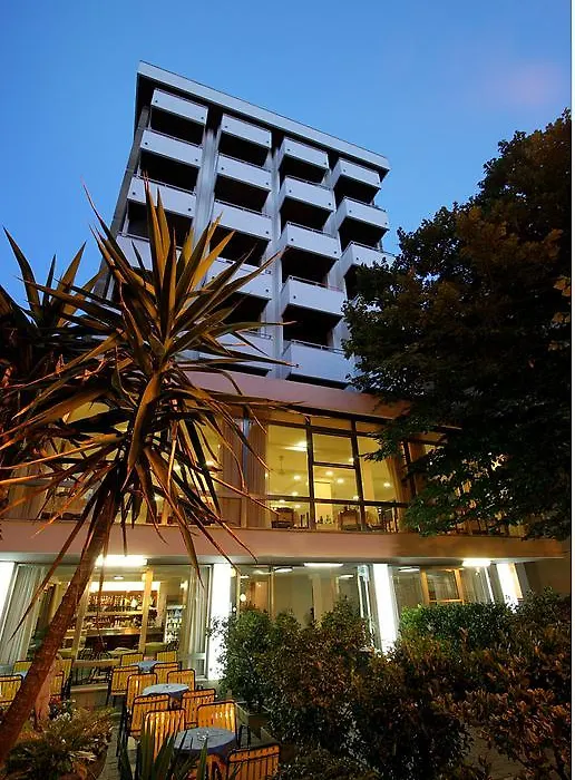 Mon Hotel-1