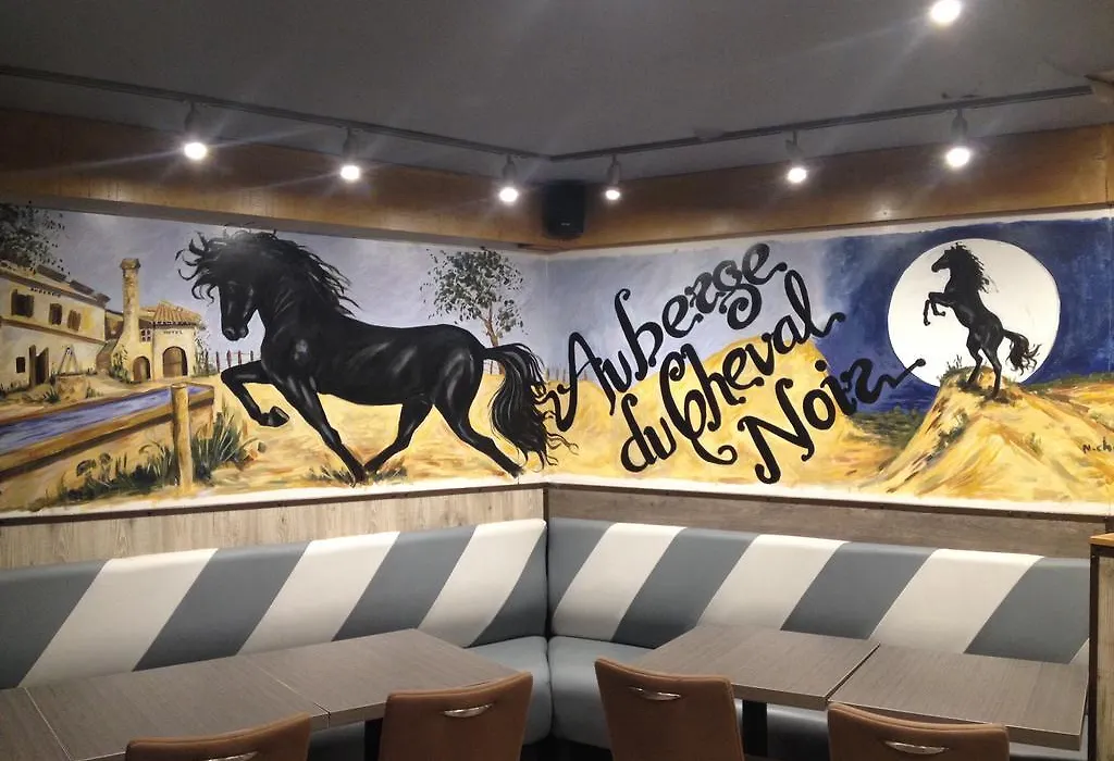 Le Cheval Noir Hotel Paris Pantin-1