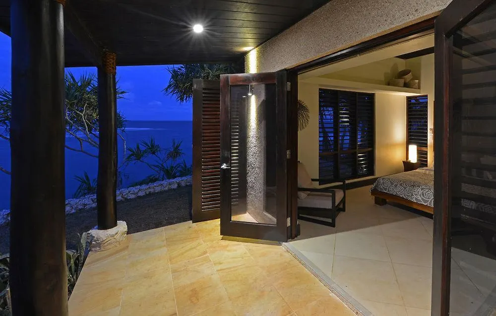 Wavi Island-1