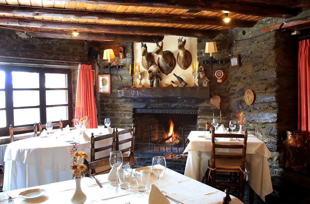 Hotel Can Borrell-1
