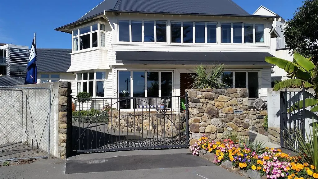 Cave Rock Guest House-1