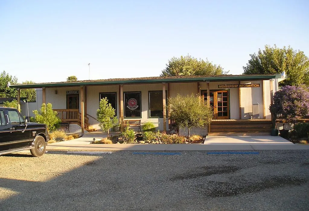 Lake Minden Camping Resort Cabin 1-1