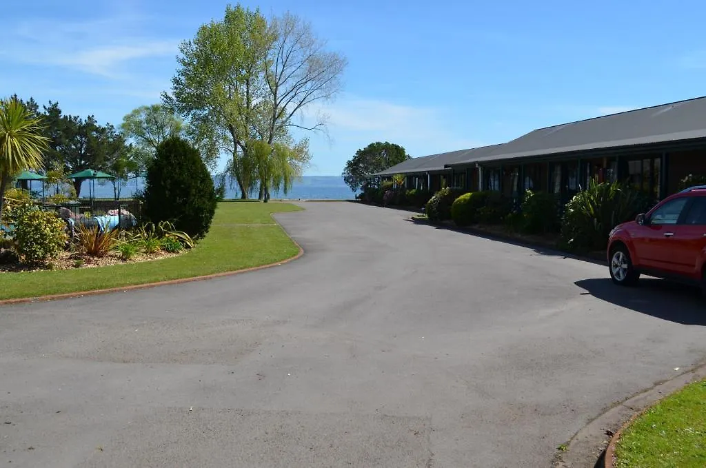 Cedarwood Lakeside Motel&Conference Venue-1