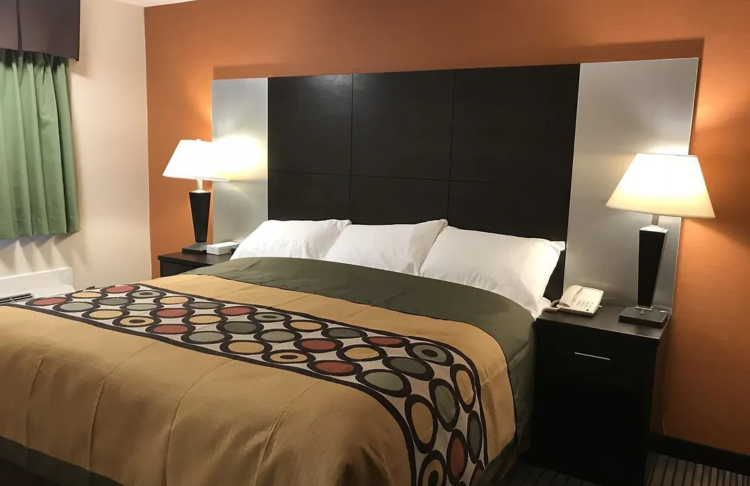 Bay Hill Inns & Suites-1