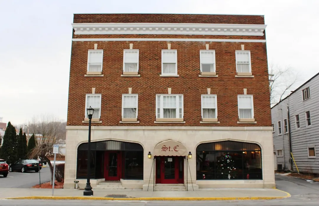 St Charles Hotel Downtown Hudson-1
