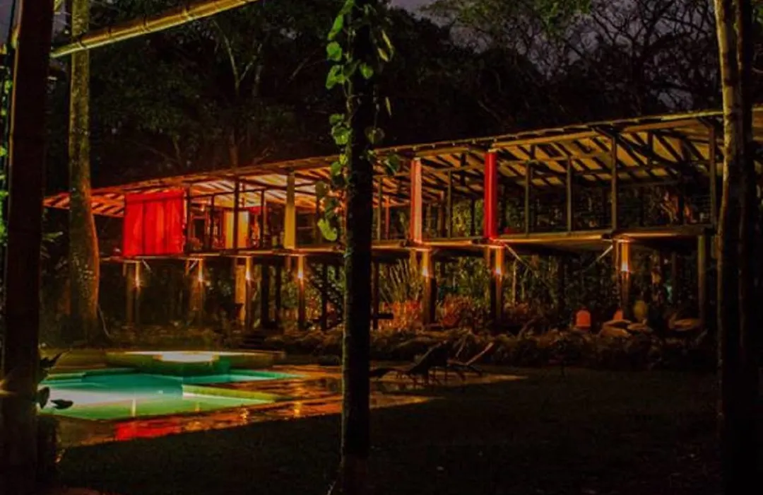 Iguana Lodge Beach Resort-1