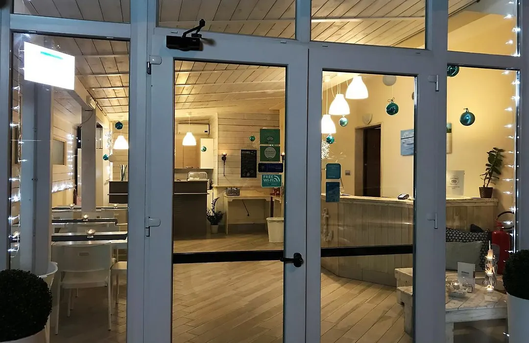 Fiumicino Airport B&B Deluxe-1