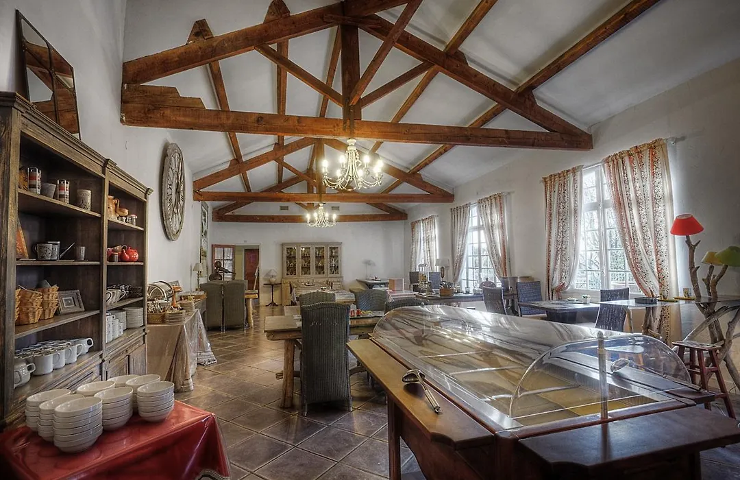 Hotel Les Mazets Des Roches-1