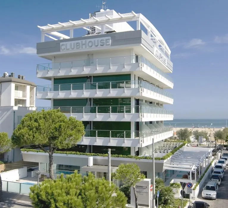 Club House Hotel-1