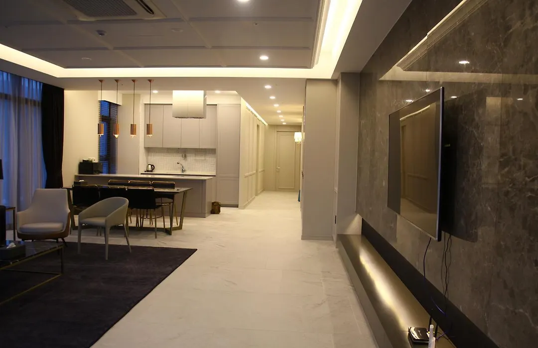 Am Hotel-1