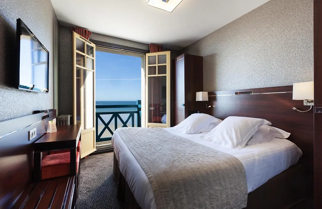 Les Ambassadeurs, Logis Hotel, Sa Creperie Et Son Rooftop - Saint Malo Plage-1