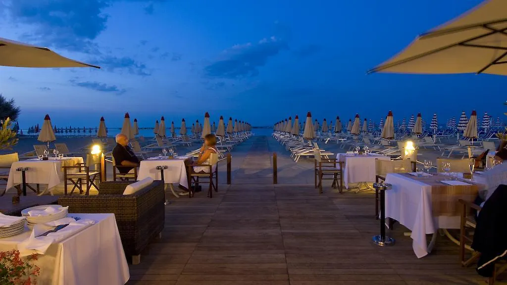 Gallia Club Hotel-1
