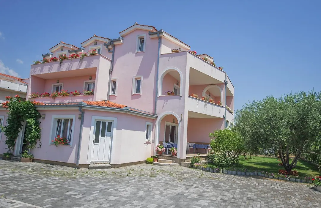 Guesthouse Helena-1