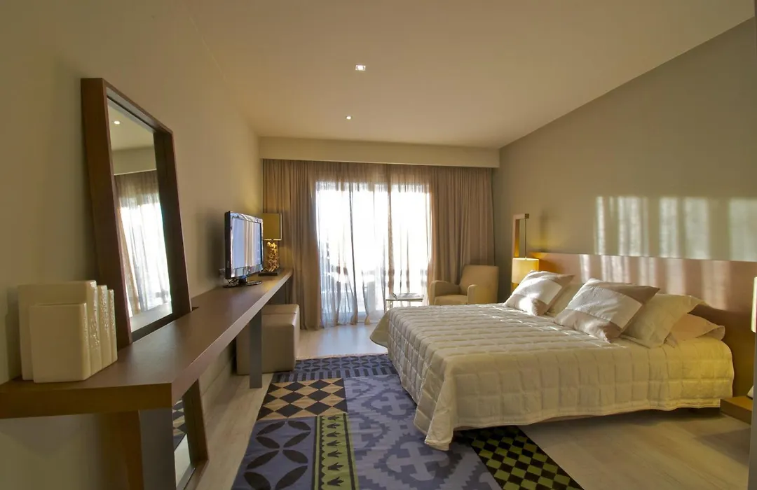 Ino Hotel & Suites-1