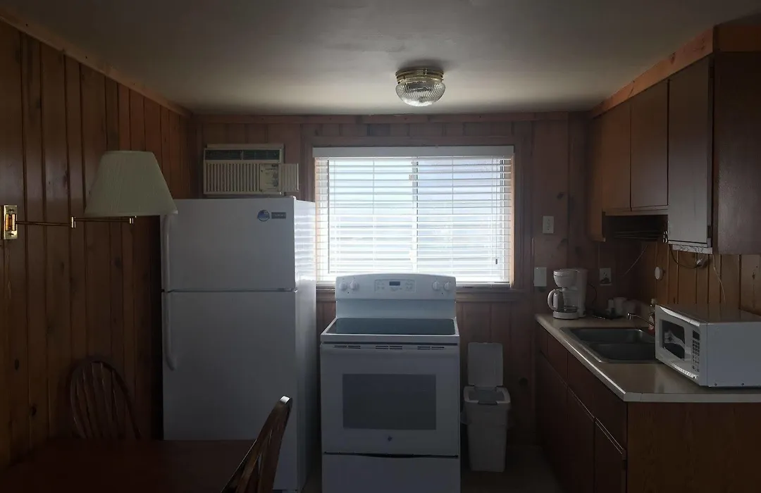 Waters Edge Motel-1
