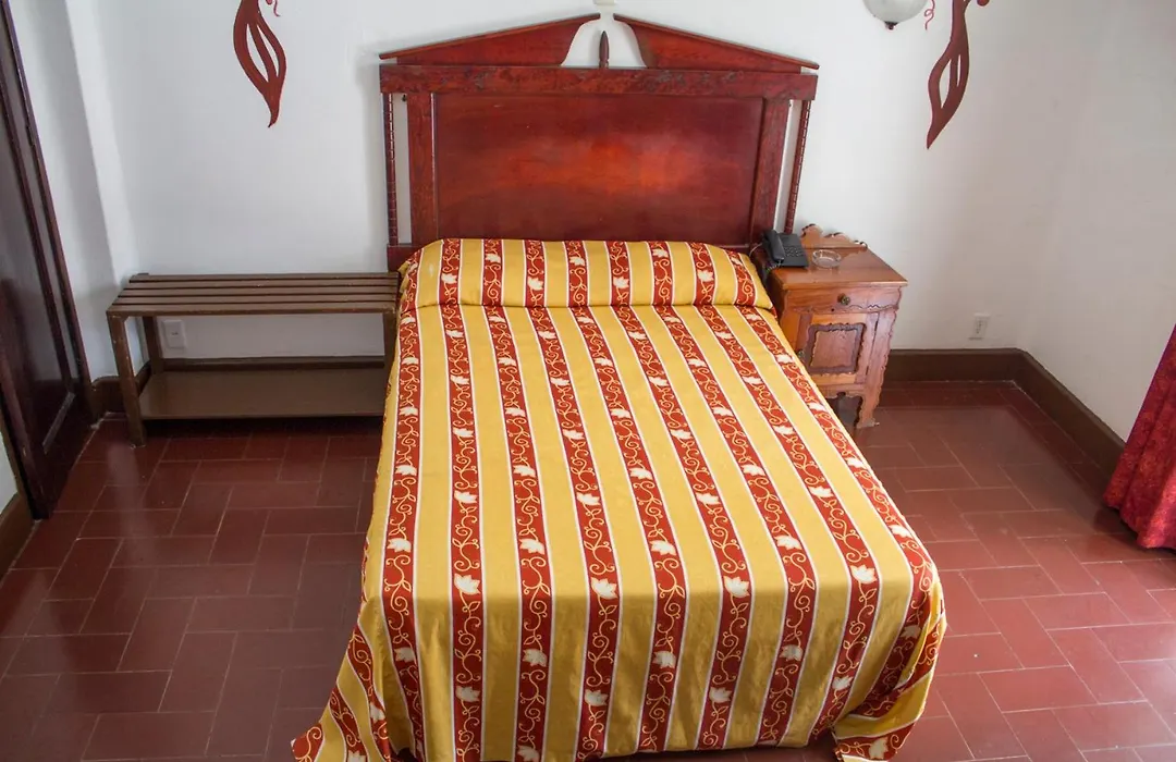 Hotel Colonial-1