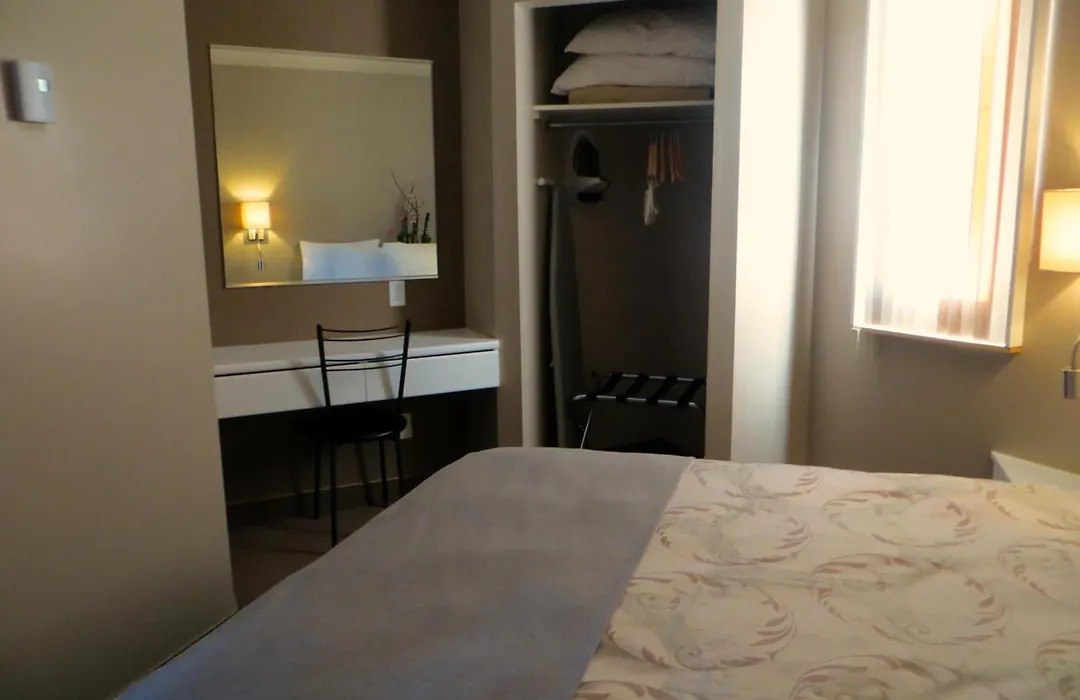 Motel Invitation-1