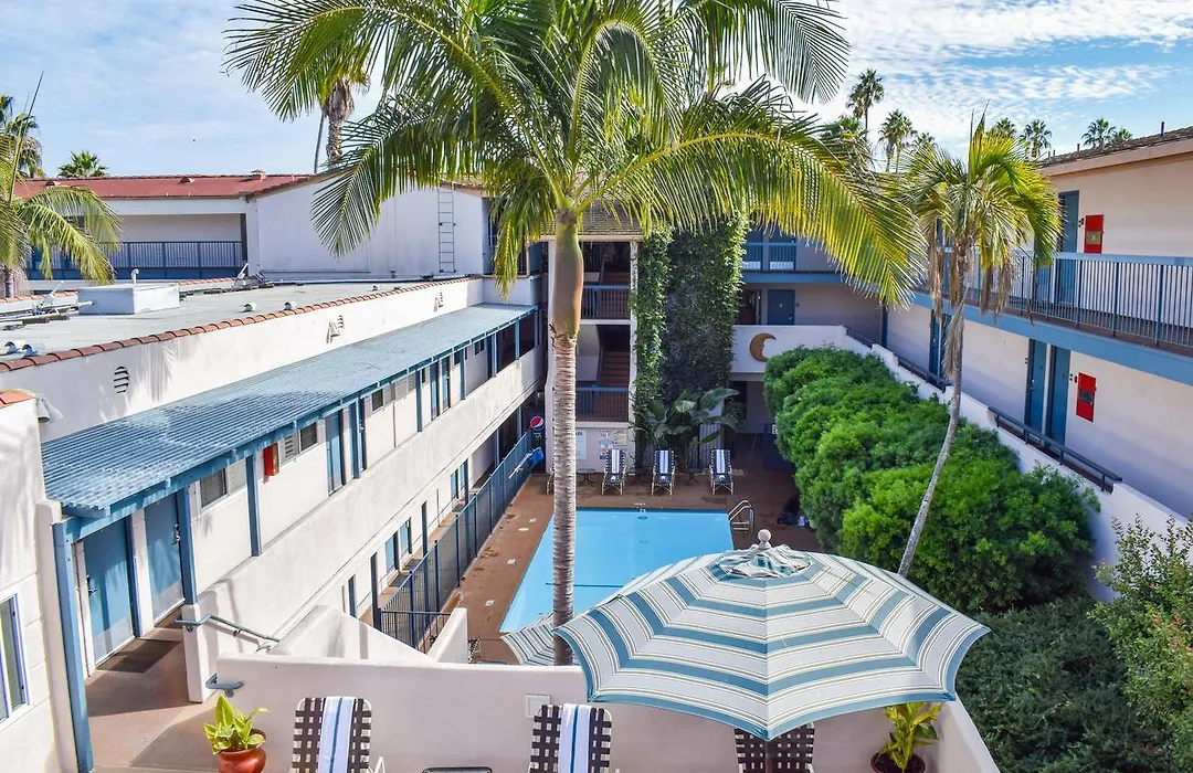 Beachside Inn-1