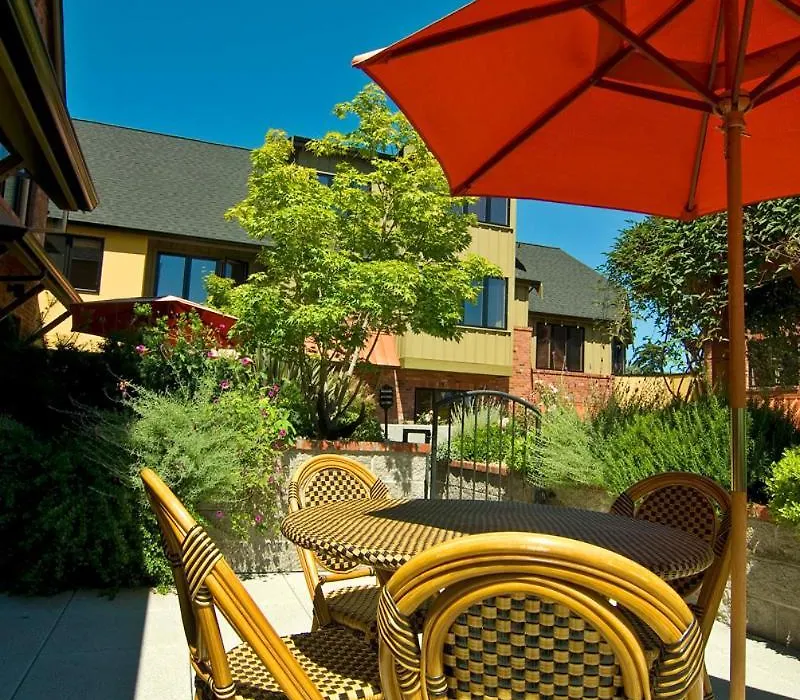 The Eagle Harbor Inn-1