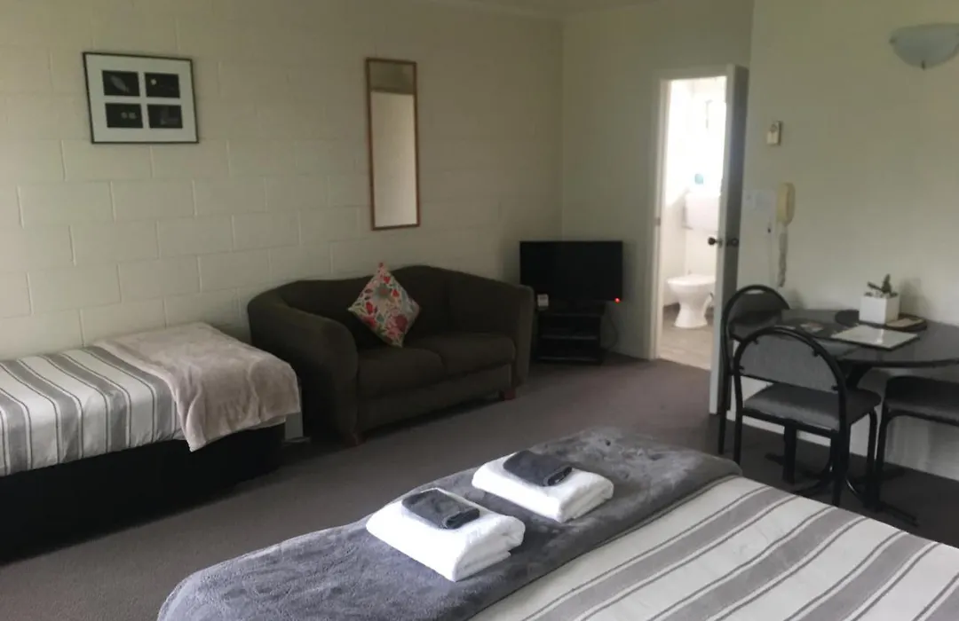 252 Beachside Motels & Holiday Park-1