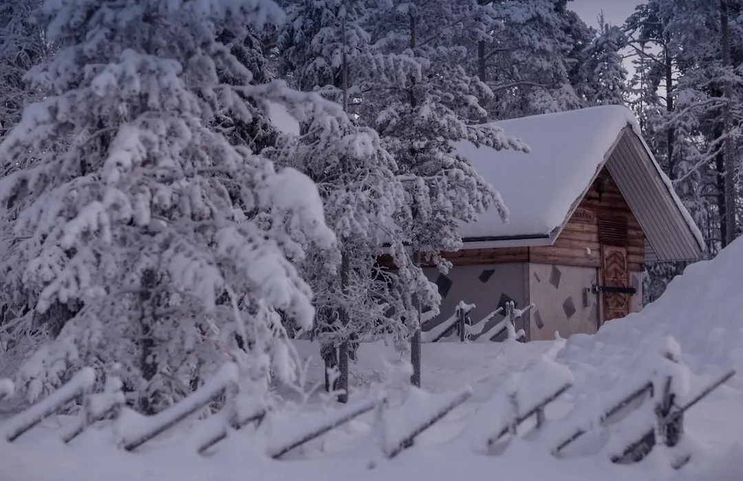 Harriniva Adventure Resort Cabins-1