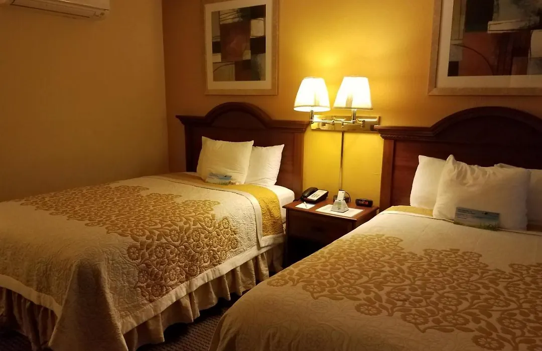 Days Inn By Wyndham Dover-1