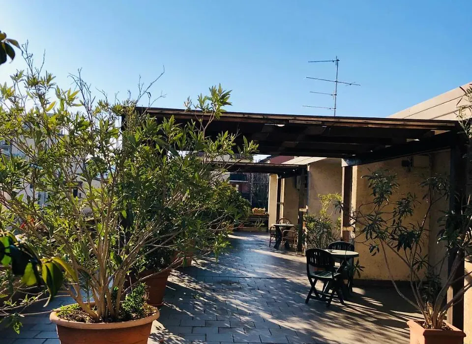 Hotel Delfina-1