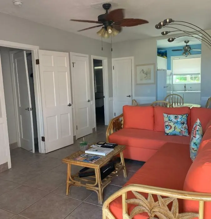 Manta Ray Inn-1