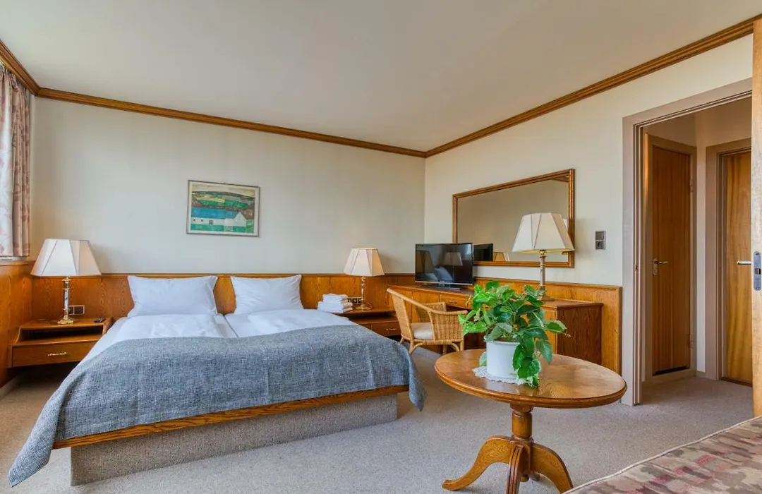 Ff&E Hotel Dania-1