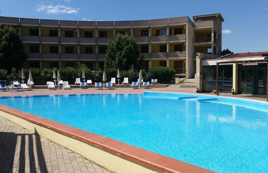 Meta Hotel-1