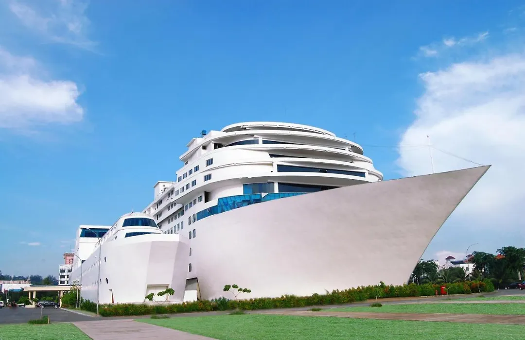 Pacific Palace Hotel-1