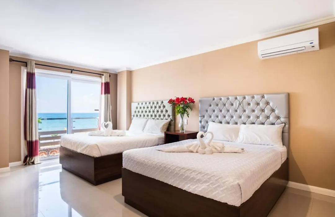 Em Royalle Hotel & Beach Resort-1