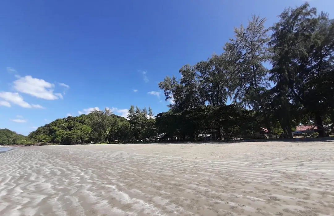 Cameron Island Resort-1