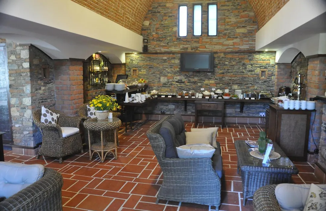 El Vino Hotel & Suites-1