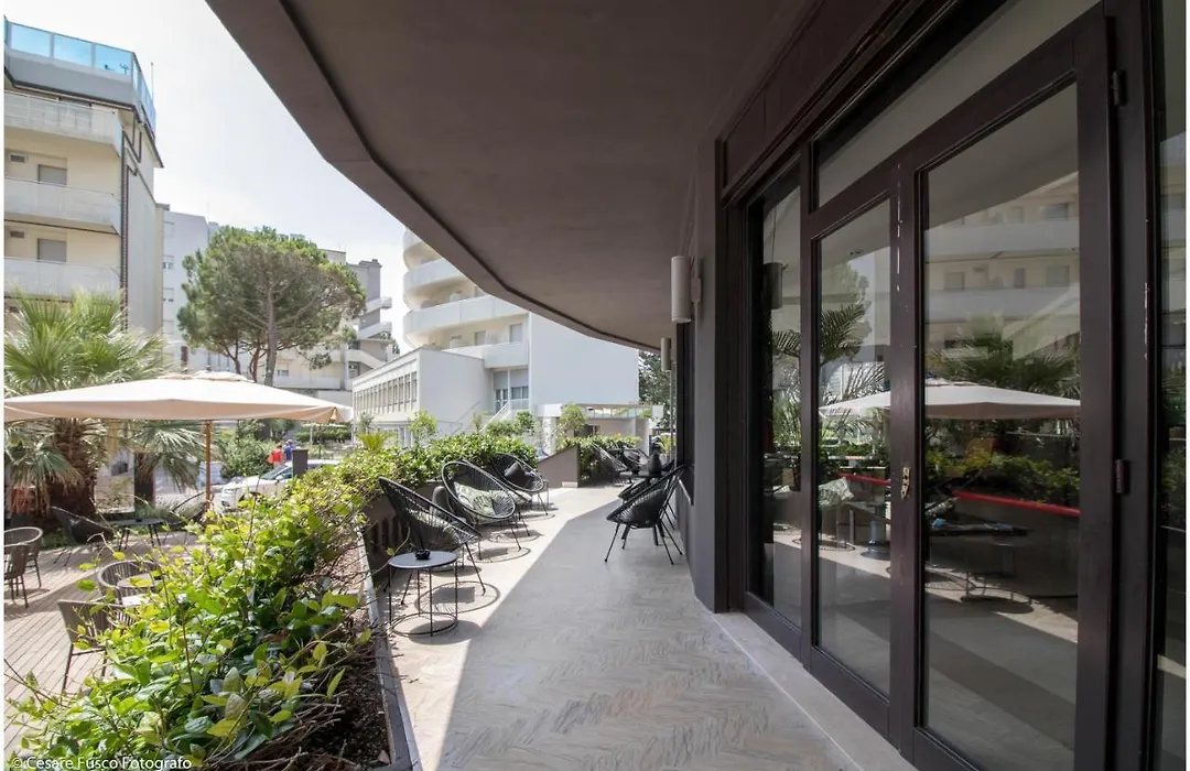 Hotel Caraibi - Breakfast Until 11-00 And Dinner-Mirabilandia Partner-1