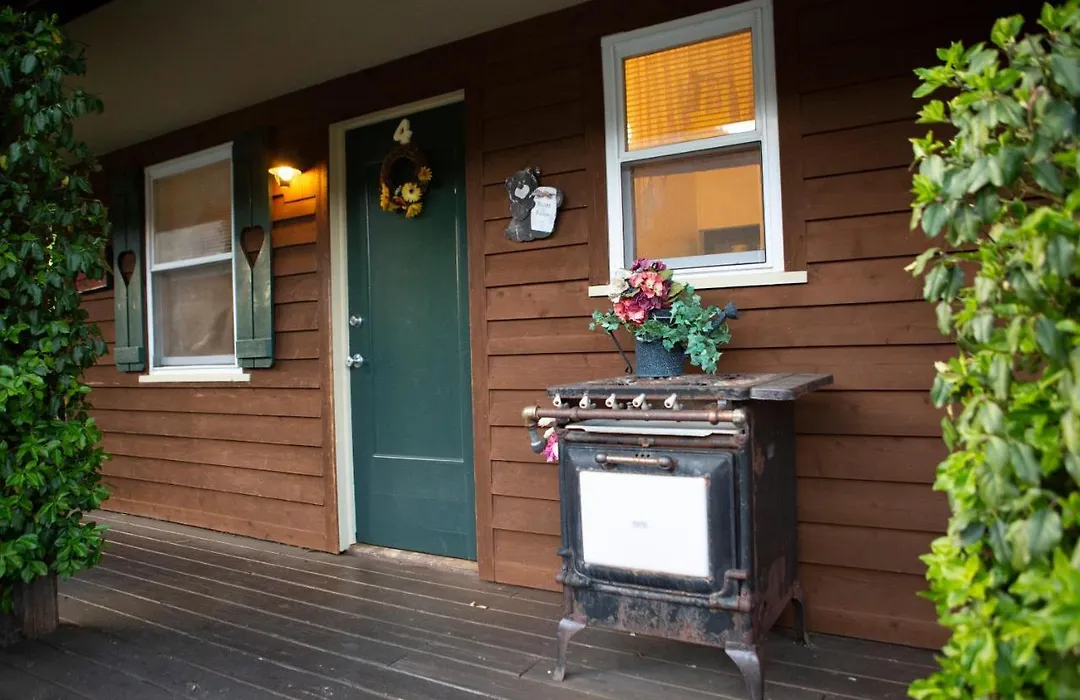 The Chimney Rock Inn & Cottages-1