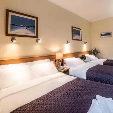 Holiday Hotel-2