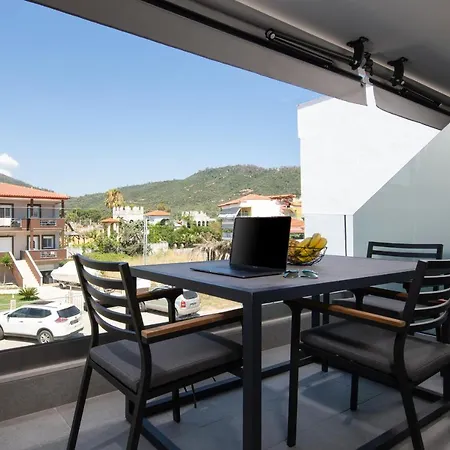 Sky Luxury Suites-3
