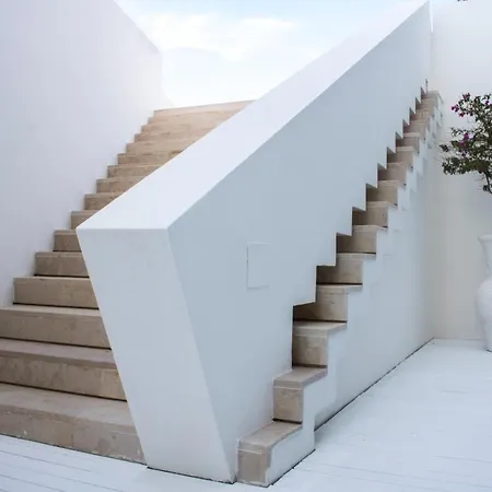 White Hotel-3