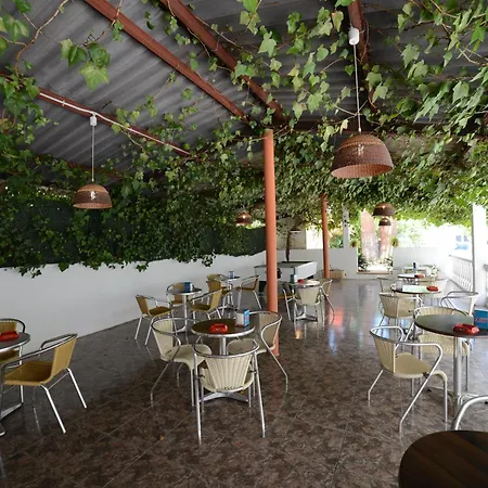 Hostal Sa Rota-2