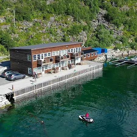 Ersfjordbotn Brygge-3