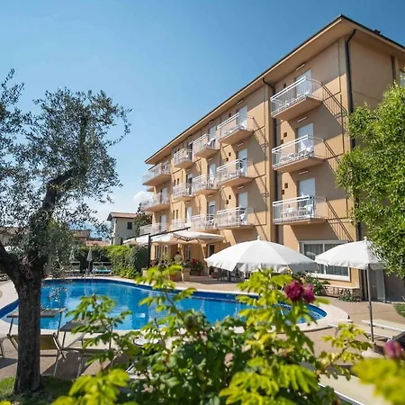 Hotel Romeo-2