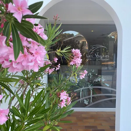 Les Vagues Logis Hotel-3