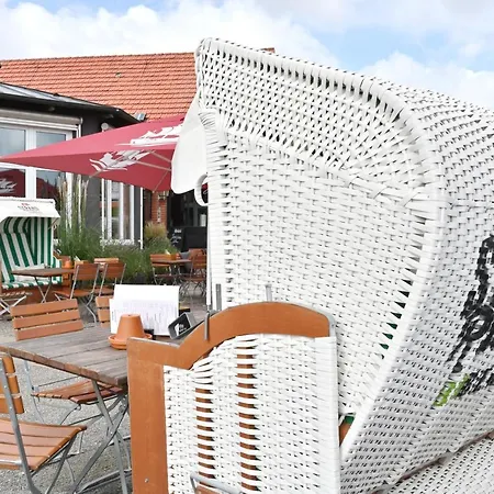 Hotel-&Ferienanlage Kapitäns-Häuser Breege-3