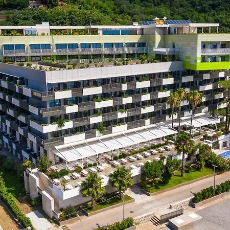 Carine Hotel Park-2